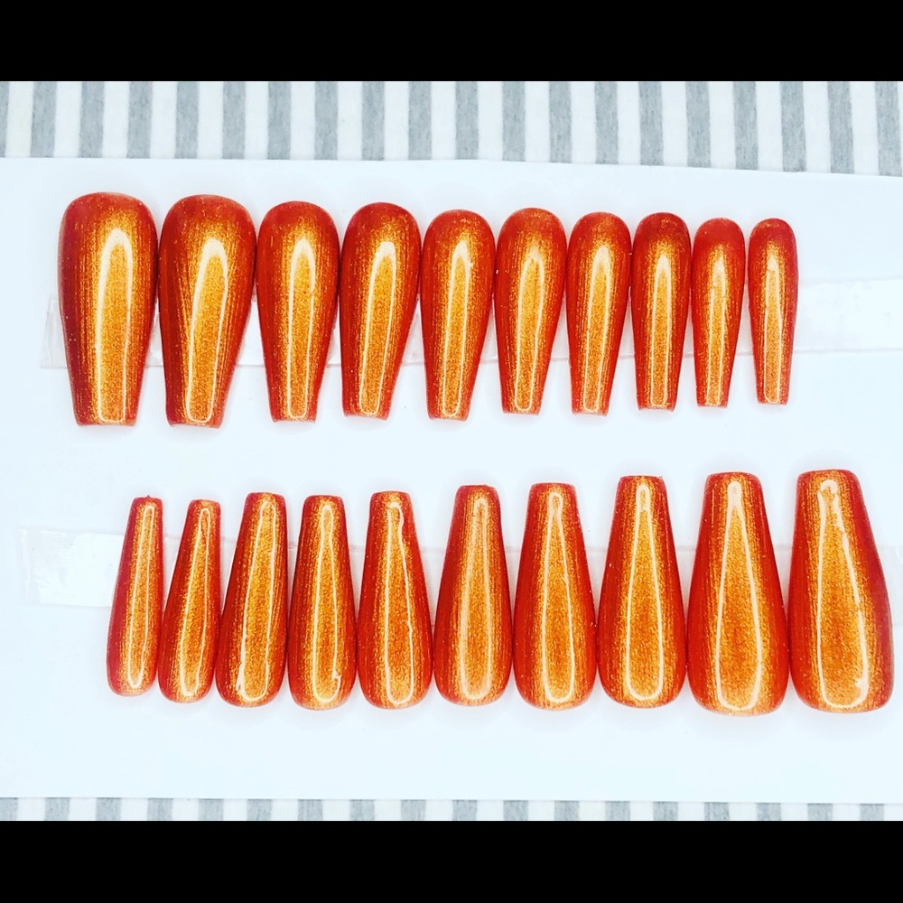 Press on nails